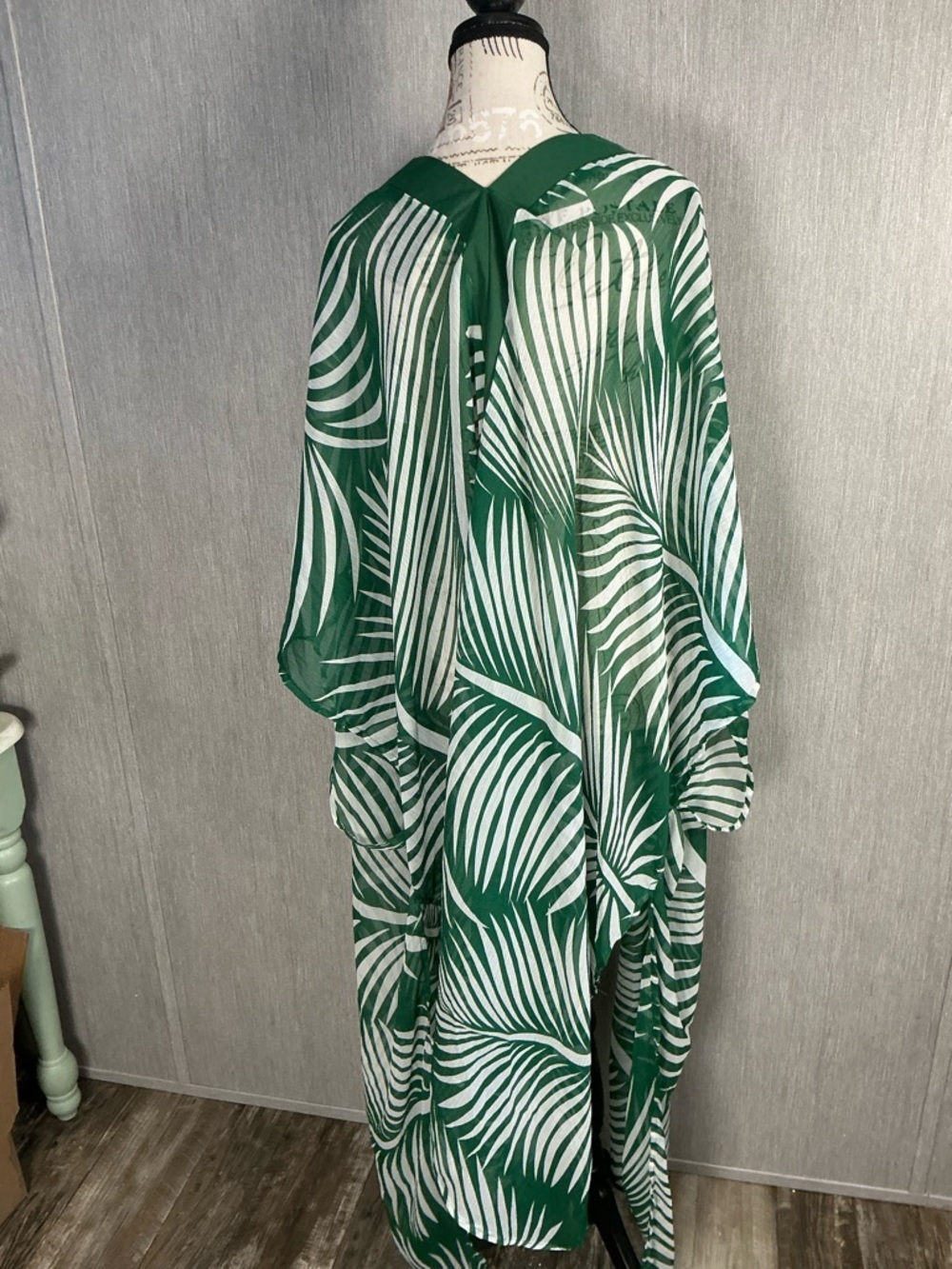 Vince Camuto Green and White Striped Plus Sheer Kimono Plus Size - Picture 11 of 16